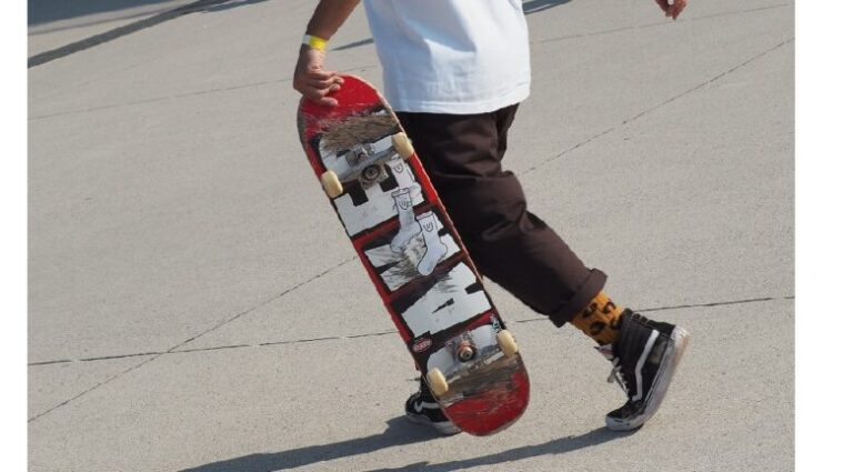 ching&co.(チンアンドコー)のスケーターソックスを履いたスケーター