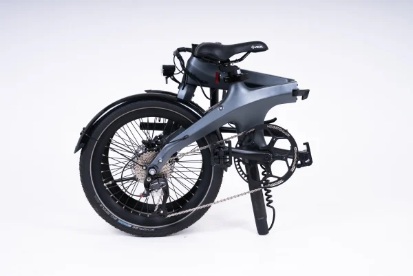VELMOの自転車は、10秒で簡単に折りたためる特殊機構採用