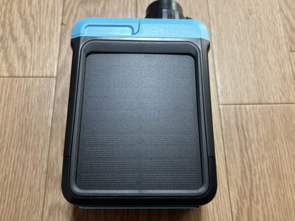 ソーラー充電も可能なGreeshowの携帯浄水器GS-2809