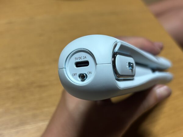KEYNICEのヘアアイロンの充電はUSB-C